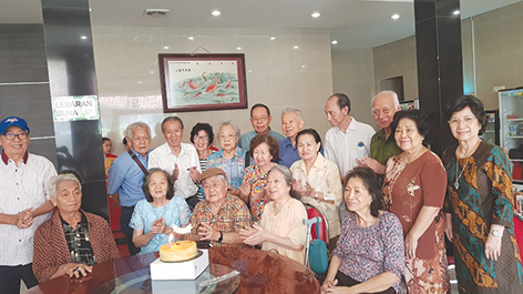 ACARA ULANG TAHUN BERSAMA DI RESTORAN HAKA. JALAN PINTU AIR.